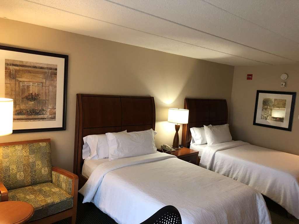 Hilton Garden Inn Addison Δωμάτιο φωτογραφία