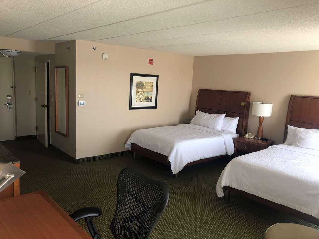 Hilton Garden Inn Addison Δωμάτιο φωτογραφία