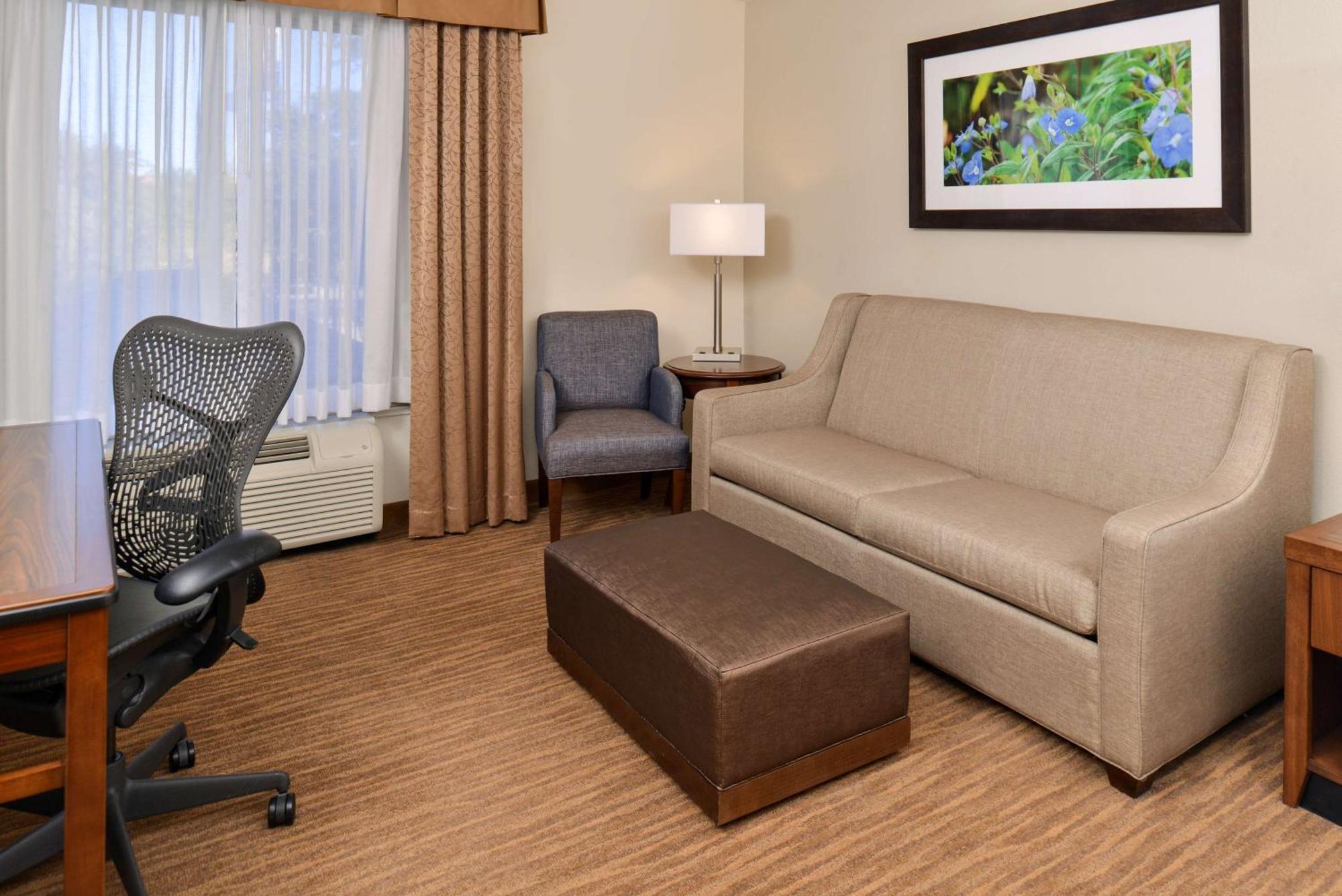 Hilton Garden Inn Addison Εξωτερικό φωτογραφία