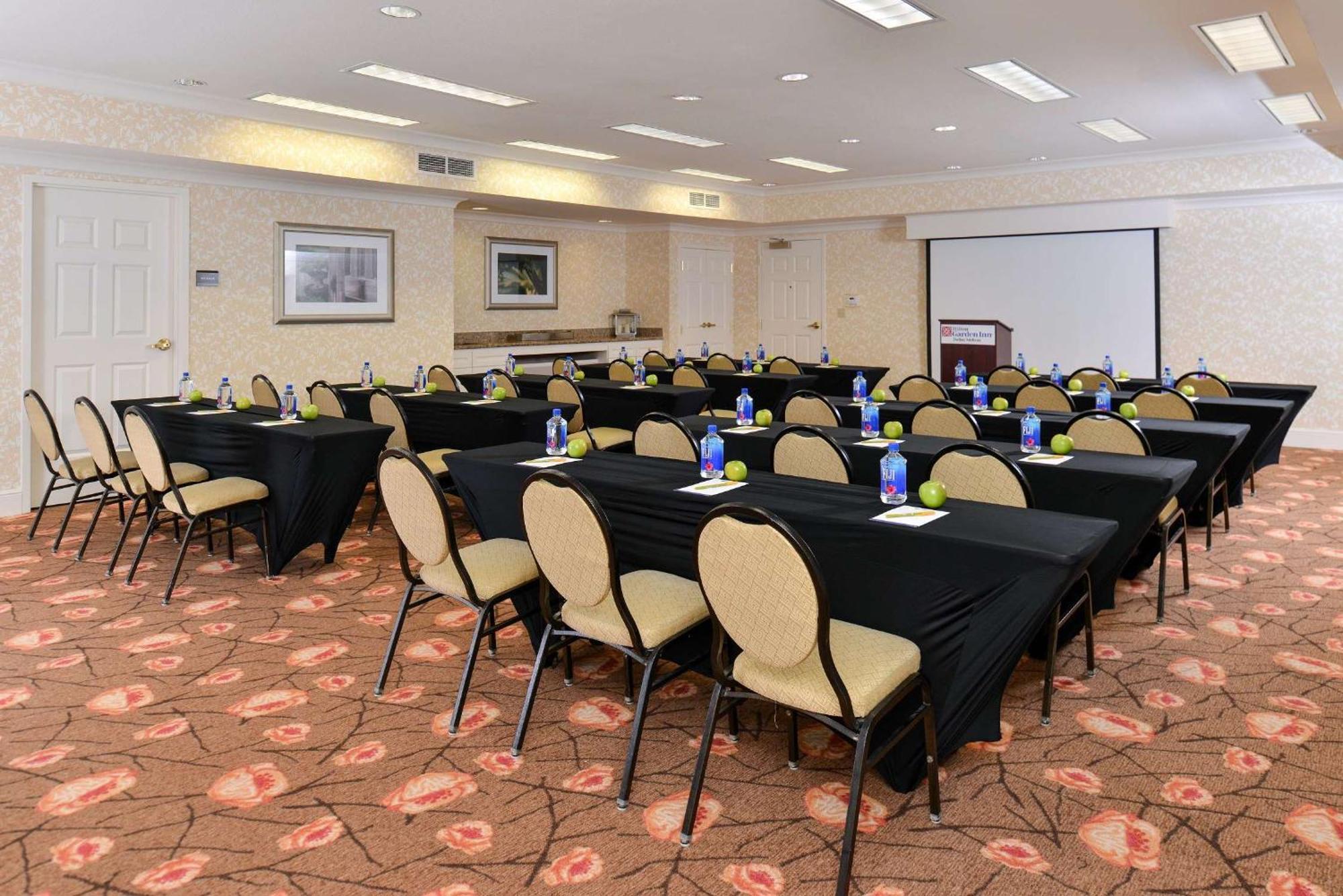 Hilton Garden Inn Addison Εξωτερικό φωτογραφία