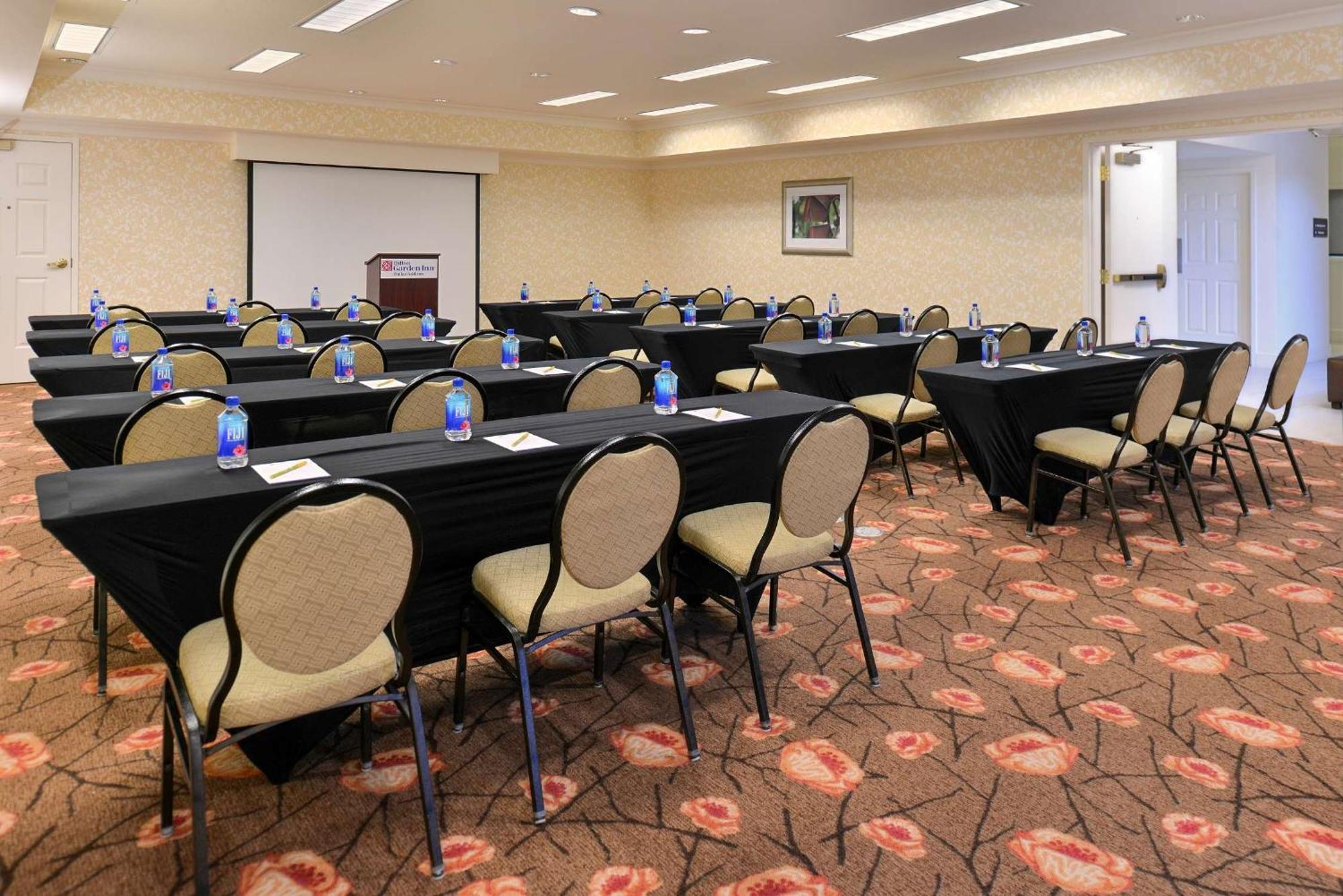 Hilton Garden Inn Addison Εξωτερικό φωτογραφία