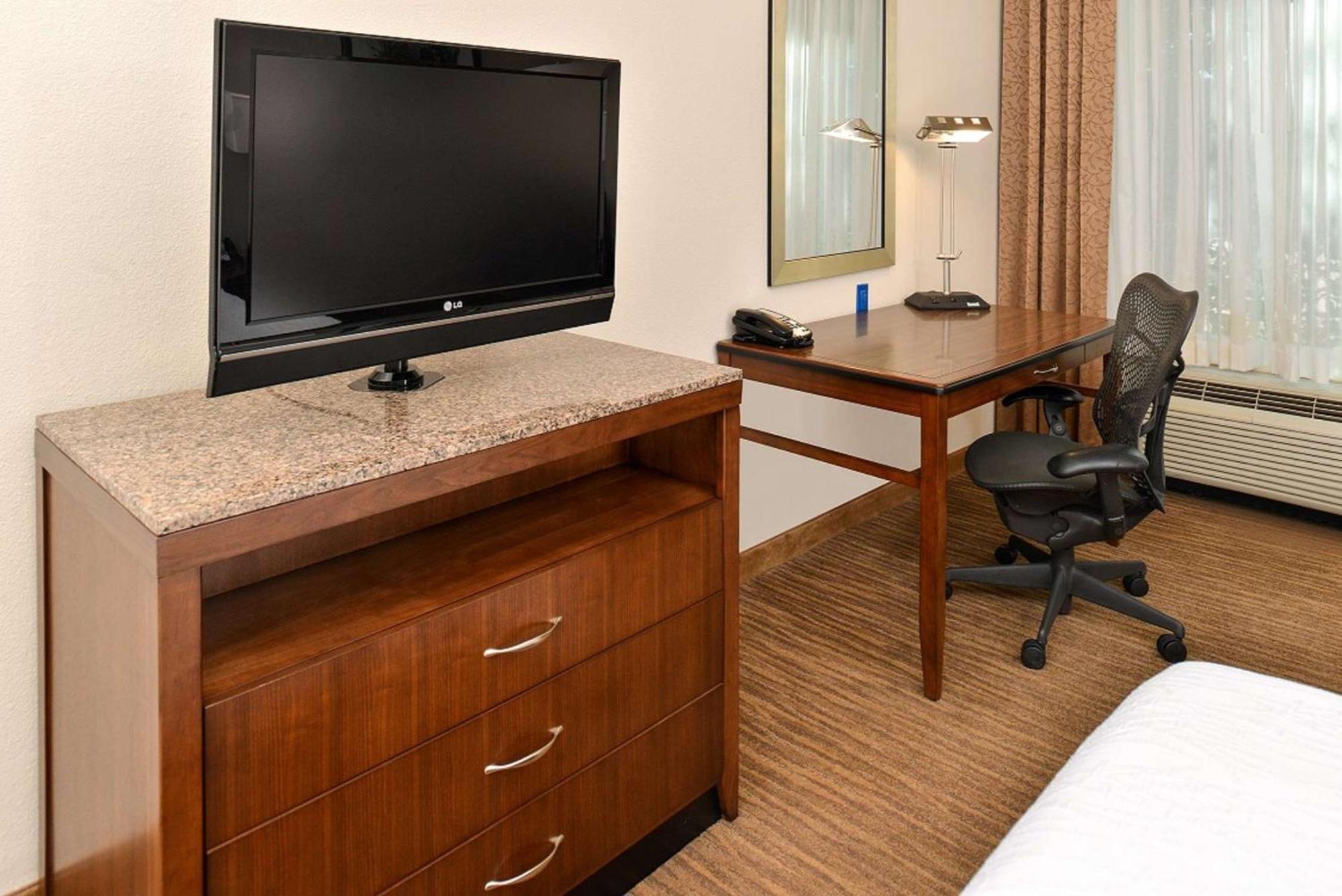 Hilton Garden Inn Addison Εξωτερικό φωτογραφία
