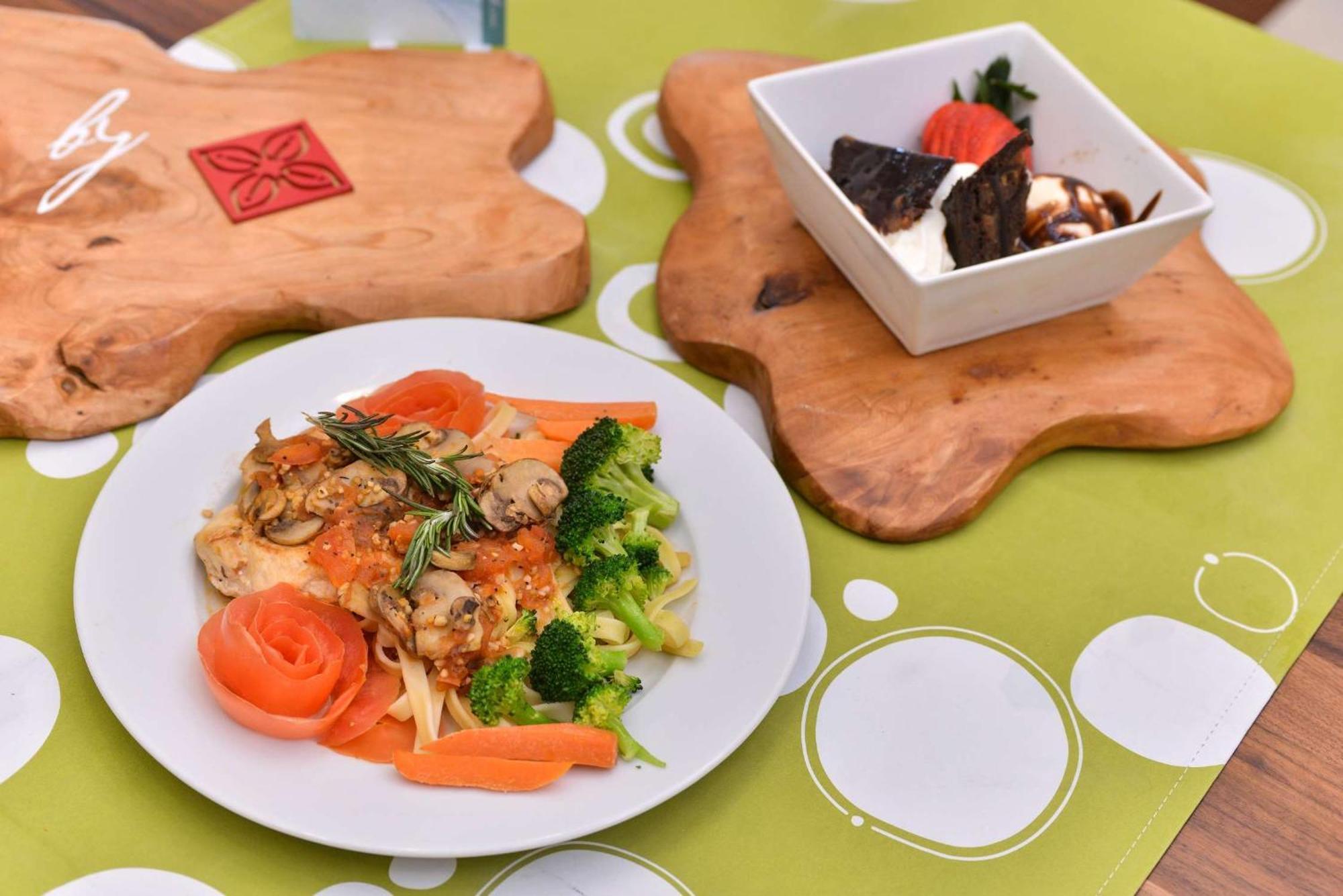 Hilton Garden Inn Addison Εξωτερικό φωτογραφία