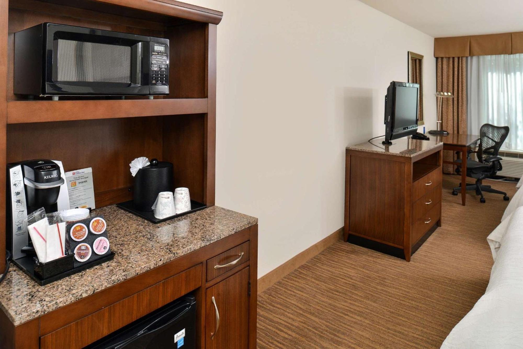 Hilton Garden Inn Addison Εξωτερικό φωτογραφία