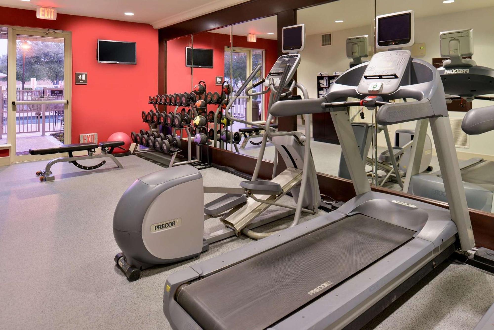 Hilton Garden Inn Addison Εξωτερικό φωτογραφία