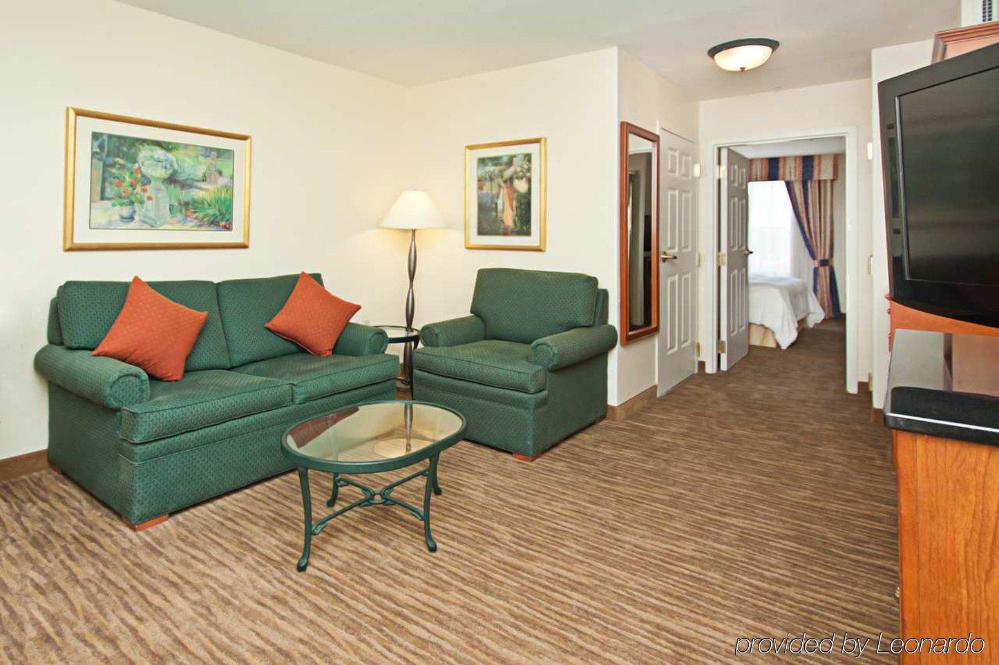 Hilton Garden Inn Addison Δωμάτιο φωτογραφία